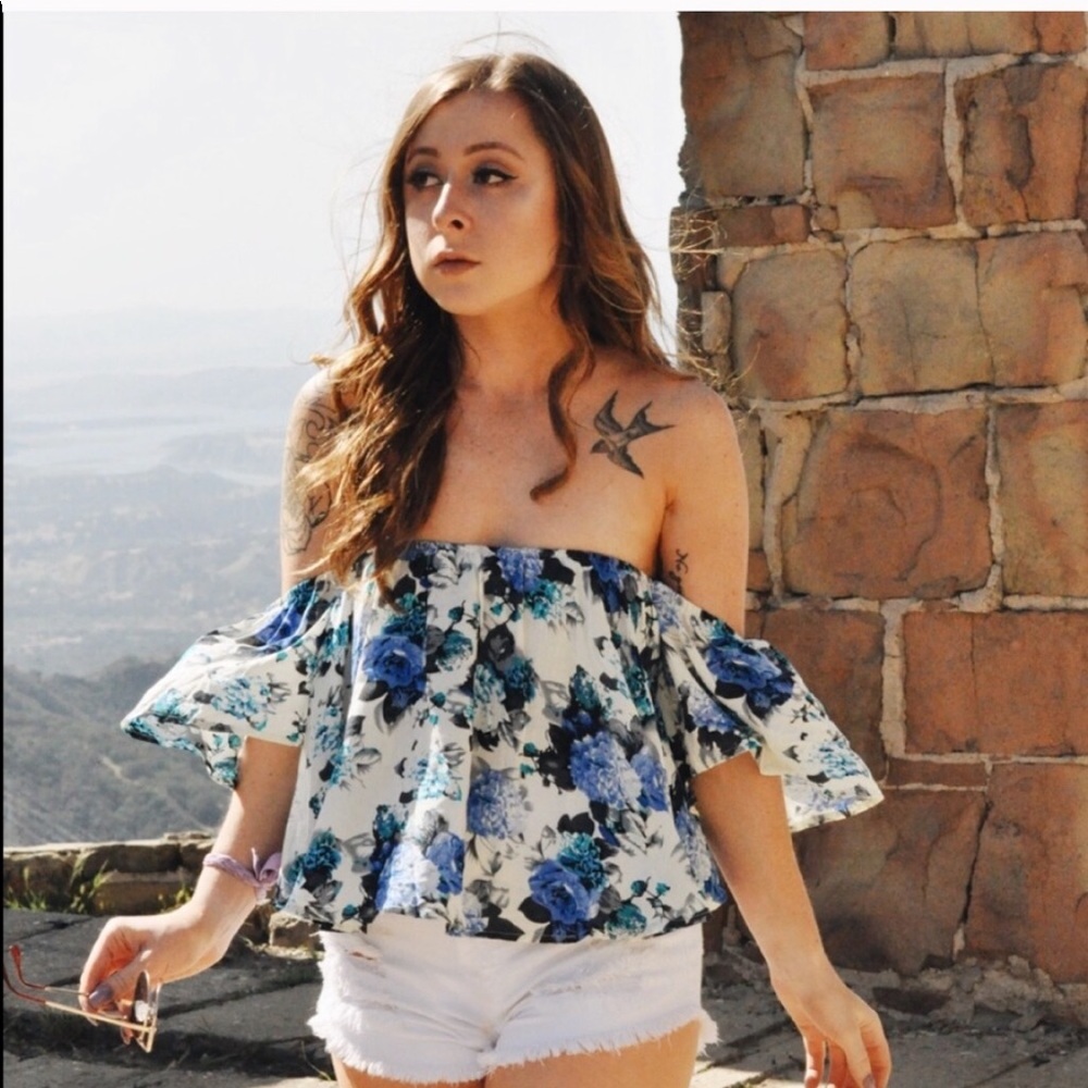 ⭐️ NWOT Boho Top